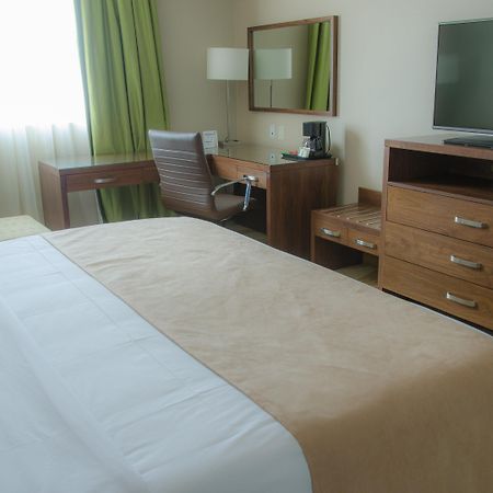 Holiday Inn Express And Suites Celaya By Ihg Екстер'єр фото